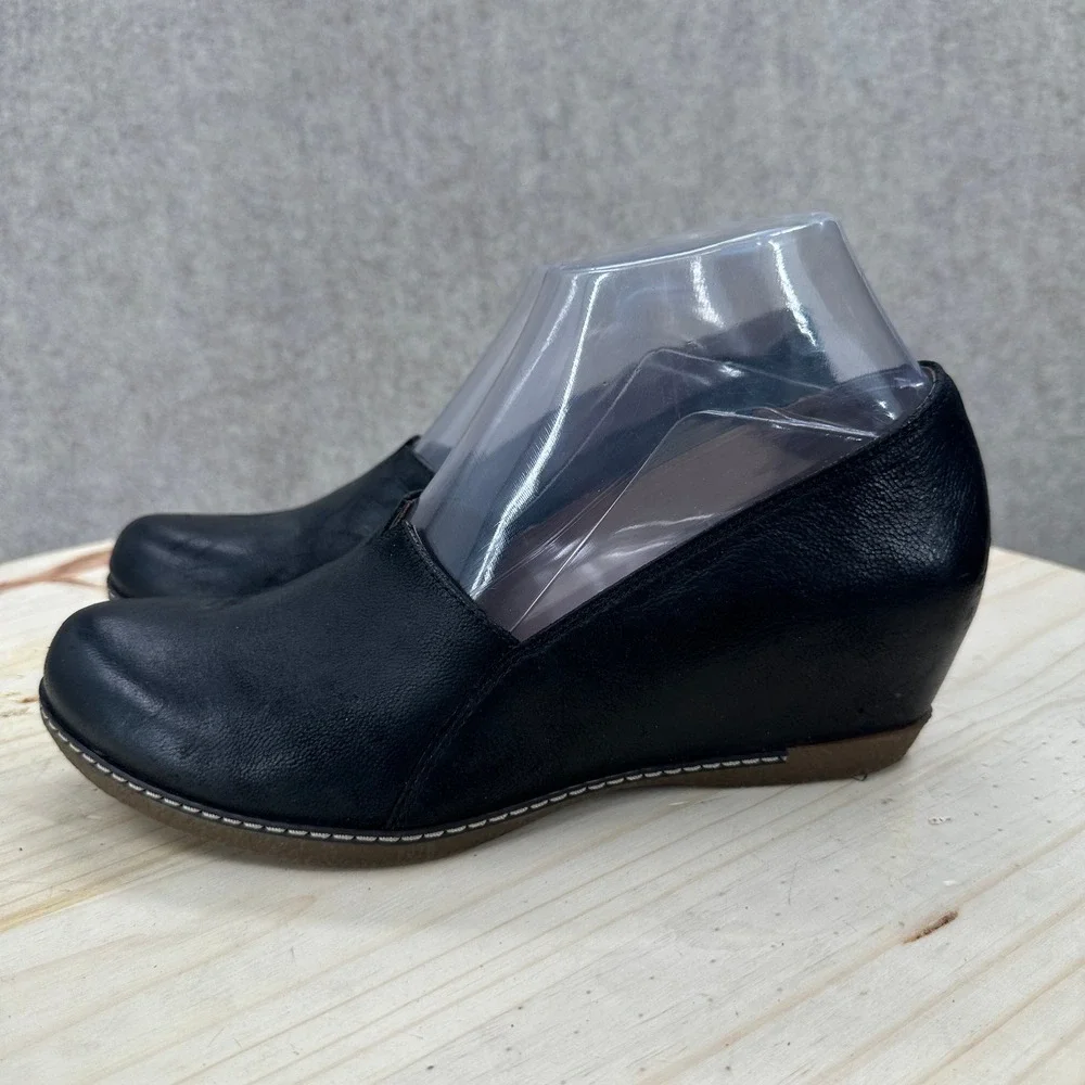 Dansko Liliana Wedge Pumps 7.5-8 Leather V-Cut Slip On Professional Comfort